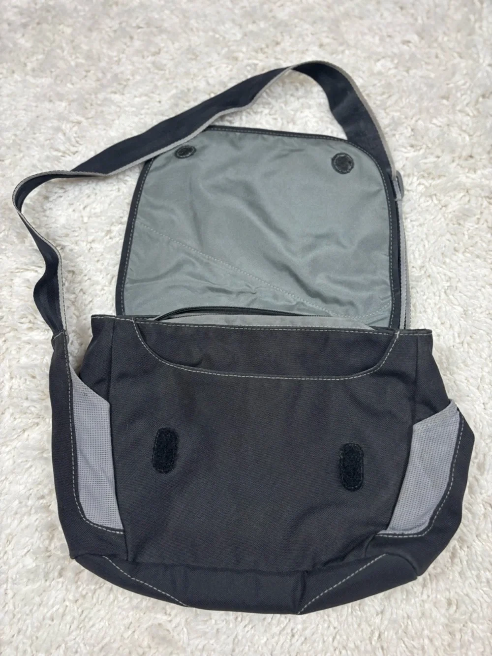 REI Messenger Laptop Bag Gray Black Crossbody Shoulder Travel Organizer EUC
